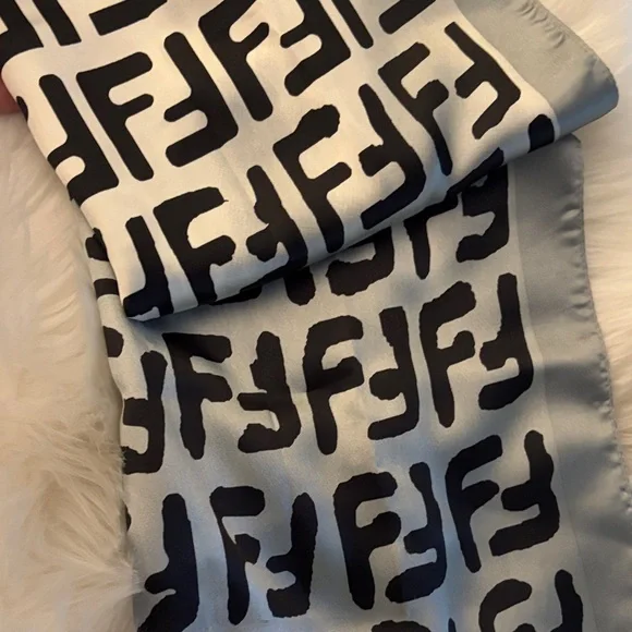 Fendi Black and Gray Logo Scarf - Picture 2 of 7